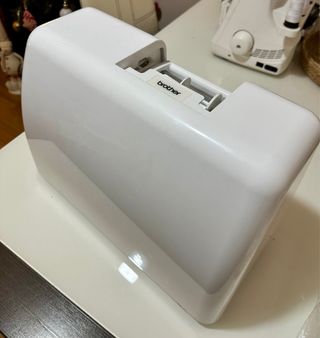 Máquina de coser y bordar Brother M280D