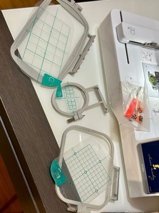 Máquina de coser y bordar Brother M280D