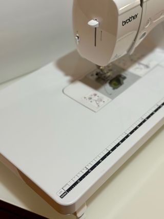 Máquina de coser y bordar Brother M280D