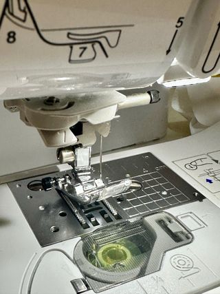 Máquina de coser y bordar Brother M280D