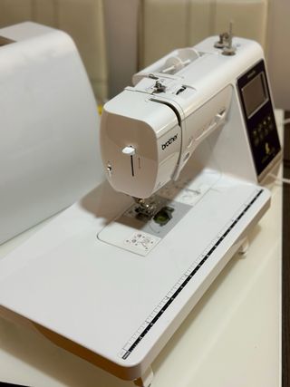 Máquina de coser y bordar Brother M280D