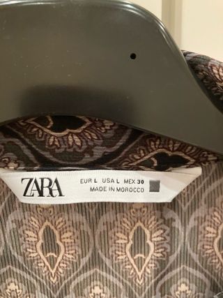 Blusa Zara sedosa ligeramente transparente