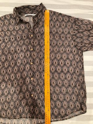 Blusa Zara sedosa ligeramente transparente