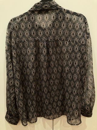Blusa Zara sedosa ligeramente transparente