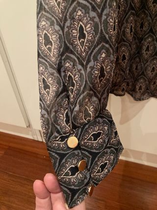 Blusa Zara sedosa ligeramente transparente