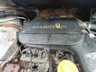 Despiece Renault RX4 para piezas motor 148.579km