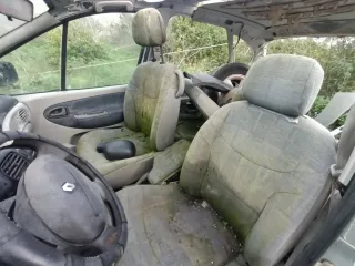 Despiece Renault RX4 para piezas motor 148.579km