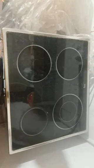 Piani cottura Teka a 4 fuochi con comandi frontali