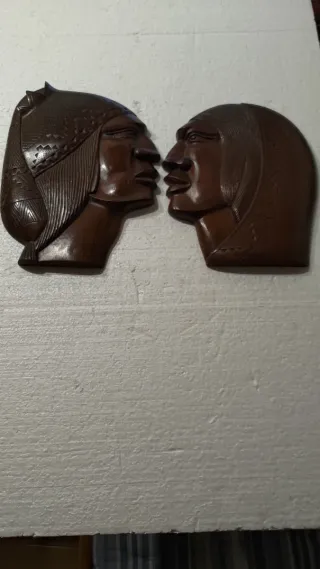 2 Tallas Madera Sudamericanas Hombre y Mujer