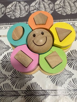 Juguete educativo de madera para niños