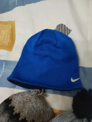 Gorros de lana varios colores - 18€ c/u