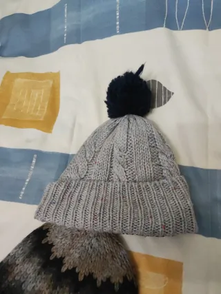 Gorros de lana varios colores - 18€ c/u