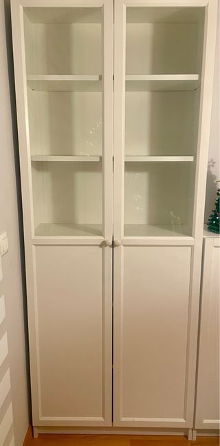 Vitrina IKEA madera y cristal