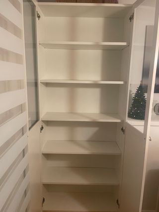 Vitrina IKEA madera y cristal