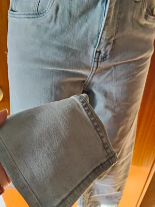Pantalón vaquero pitillo azul