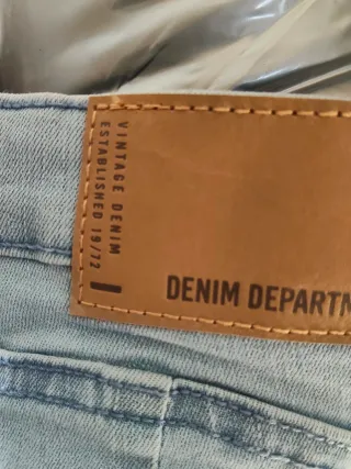 Pantalón vaquero pitillo azul