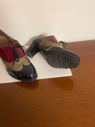 Zapatos charol estilo Oxford