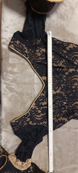 Traje de flamenca negro-beige marca Aires de Feria