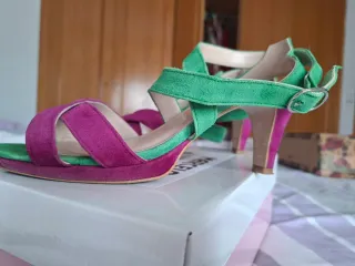 Sandalias tacón MARCELO ZAPATERO verde y buganvill