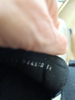 Zapatillas Geox transpirables doradas y negras