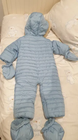 Buzo acolchado invierno bebé azul marca coconut