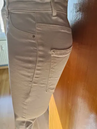 Pantalón pitillo blanco