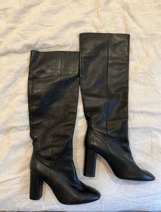 Botas altas negras de cuero