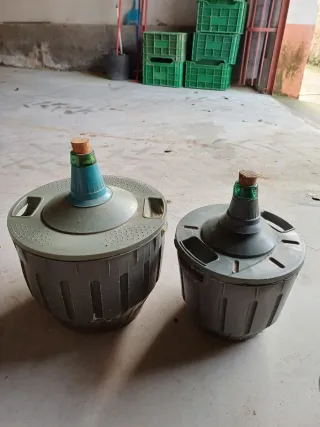 Garrafa de vino con tapón de corcho