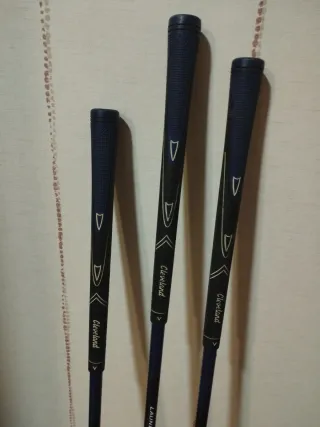 Juego de hierros de golf Cleveland Junior.