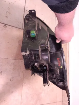 Faros Ford Fiesta modelo de 2002 a 2009