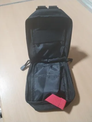 Funda IFAK Negra con Cruz Roja