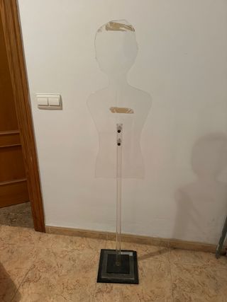 Perchero de pie acrílico transparente