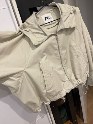 Chaqueta Zara Beige Impermeable Talla M