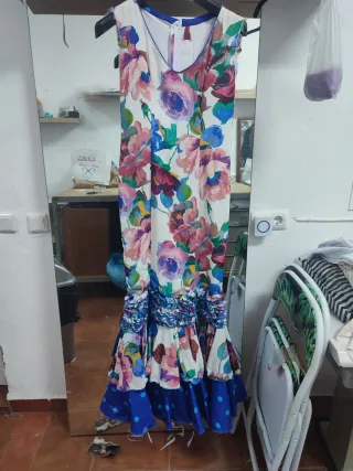 Traje de flamenca floral con volantes