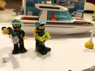 LEGO City 60221 - Barca da subacquea