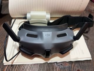 Dron DJI Avata Negro y Rojo