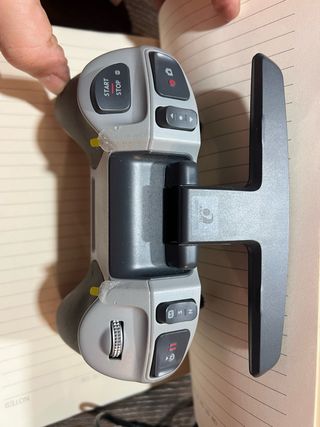 Dron DJI Avata Negro y Rojo