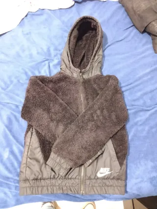 Chaqueta Nike Polar y Nylon Marrón/Gris con pelito