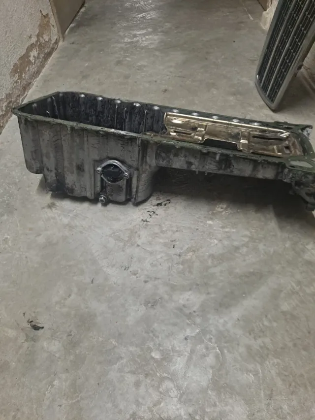 Cárter de aceite de mercedes w124 R 6050140402