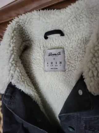 Chaqueta vaquera negra invierno con borreguito