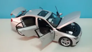 Maqueta BMW Serie 3 F30 1:18
