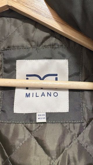 Parka verde militar con capucha