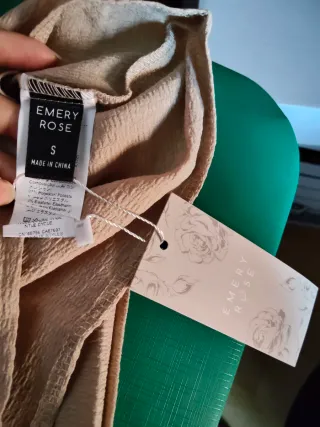 Mono corto beige con tirantes