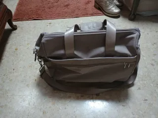 Bolso maleta Parfois morado grisáceo