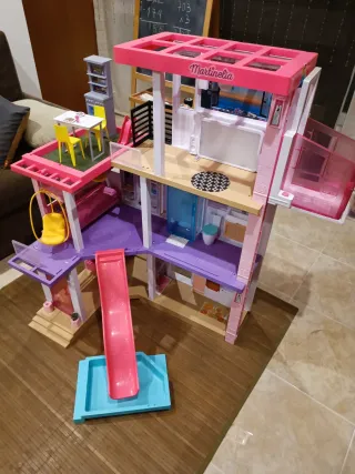 Casa Barbie con accesorios