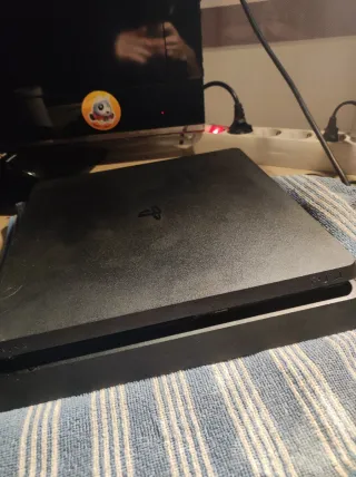 Consola Sony PS4 Slim + 2 Mandos