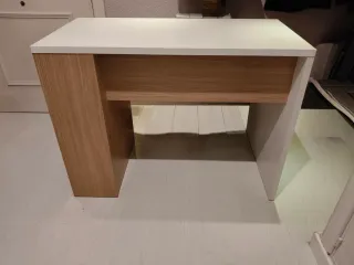 Escritorio moderno blanco y madera