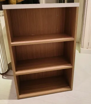 Escritorio moderno blanco y madera