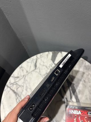 Consola PS3 + FIFA 13 y NBA 2K13