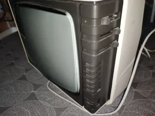 Televisor Vintage Blanco y Negro